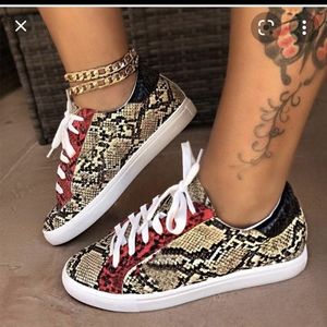 Sneakers 8.5/9